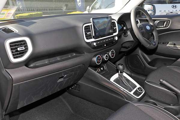 2025 Hyundai Venue Active QX.V5