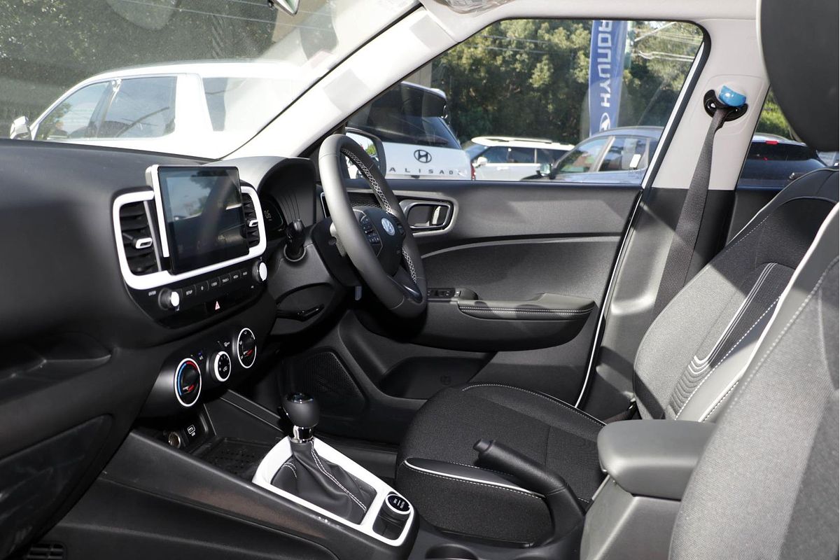 2025 Hyundai Venue Active QX.V5