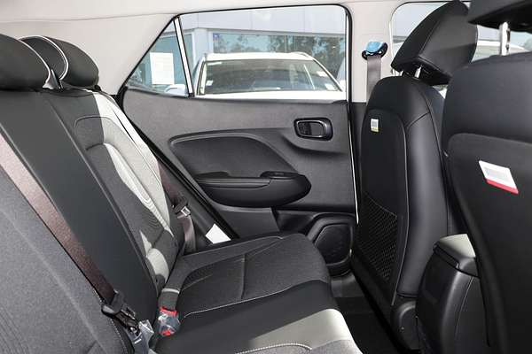 2025 Hyundai Venue Active QX.V5