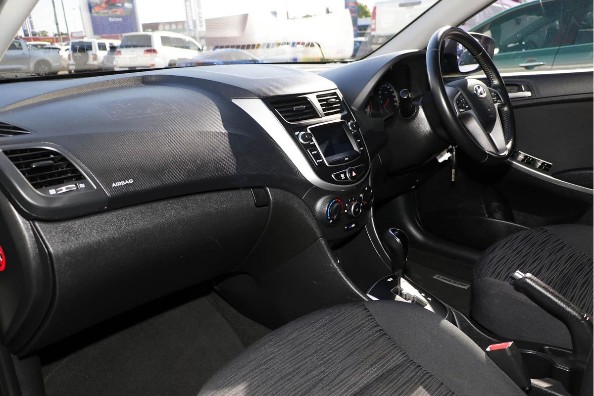 2019 Hyundai Accent Sport RB6