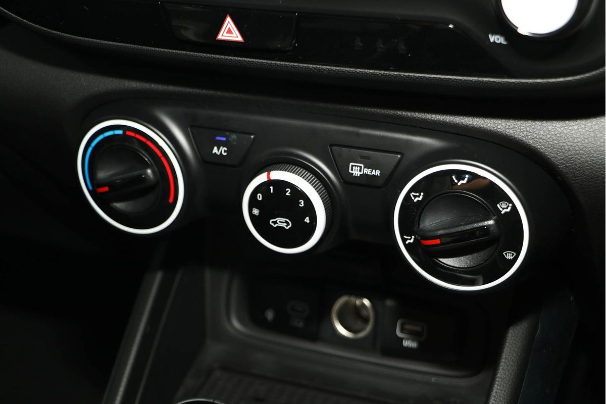 2025 Hyundai Venue Active QX.V5