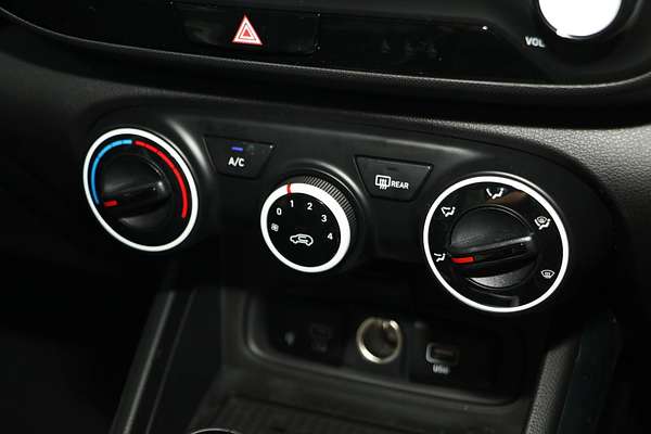 2025 Hyundai Venue Active QX.V5