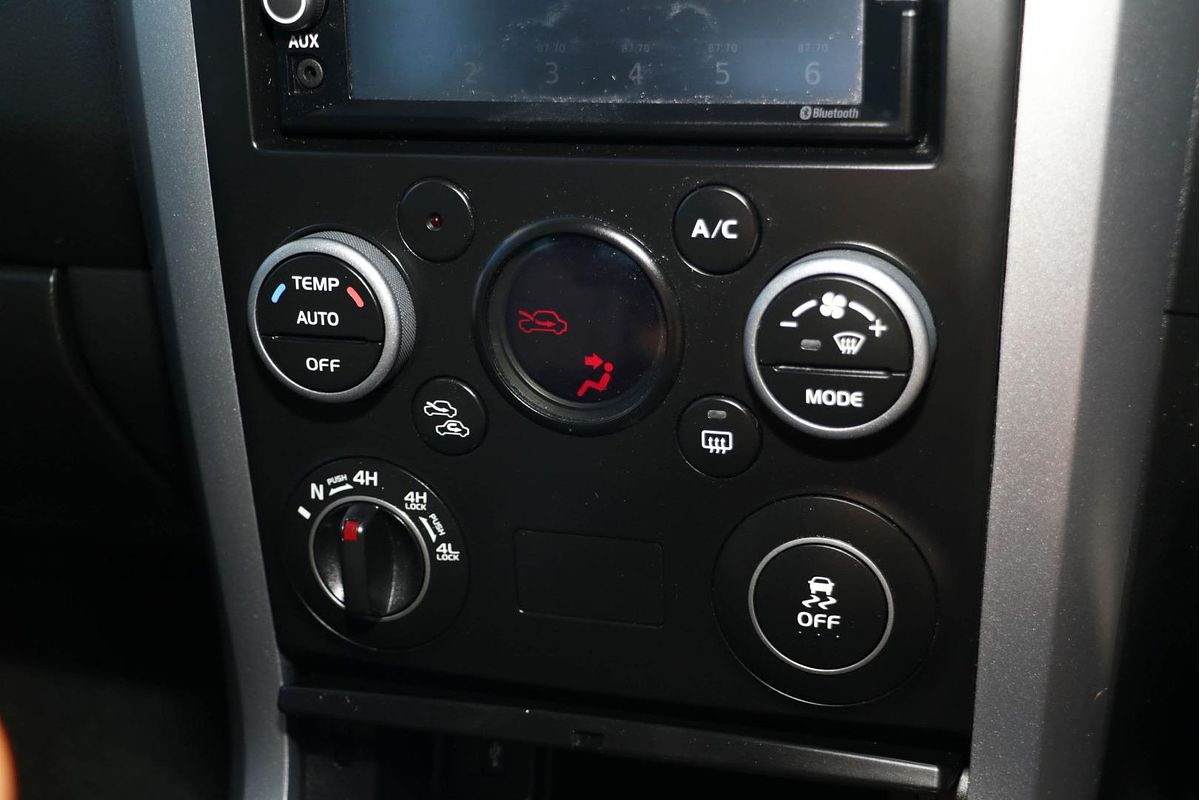 2015 Suzuki Grand Vitara Navigator JB