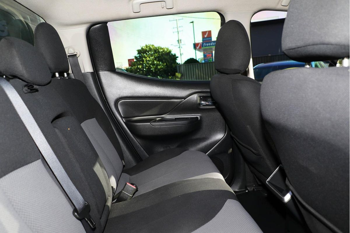 2019 Mitsubishi Triton GLX ADAS MR 4X4