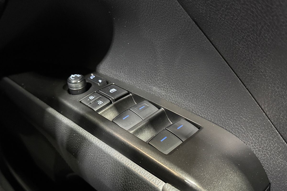 2022 Toyota Camry Ascent Sport AXVH70R
