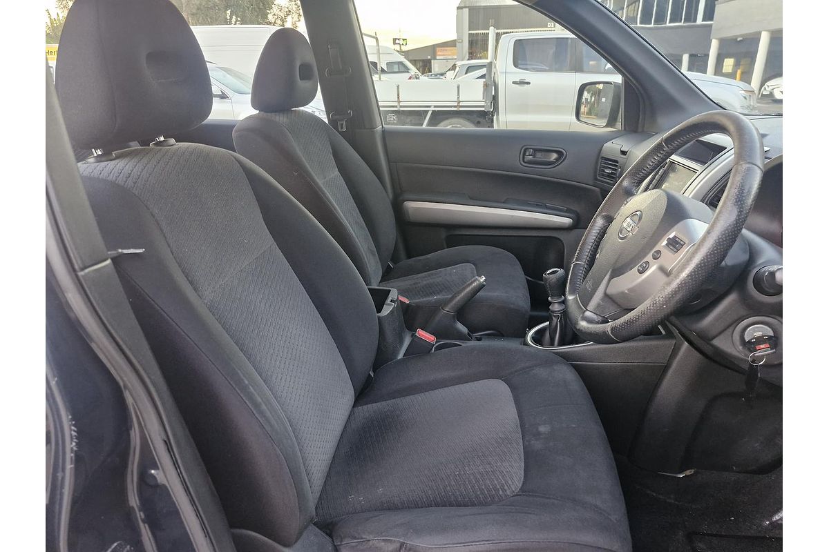 2013 Nissan X-TRAIL ST T31