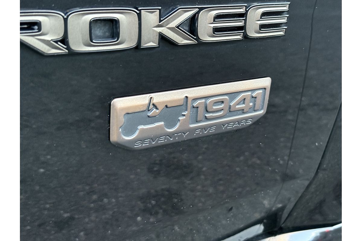 2016 Jeep Grand Cherokee 75th Anniversary WK