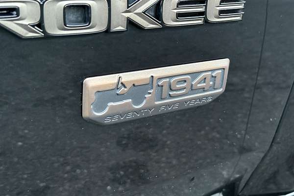 2016 Jeep Grand Cherokee 75th Anniversary WK