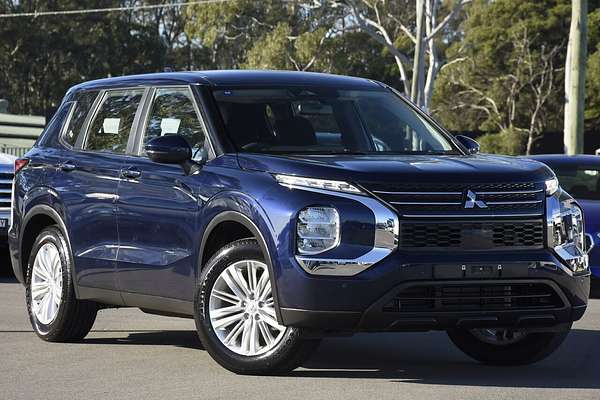 2023 Mitsubishi Outlander ES ZM