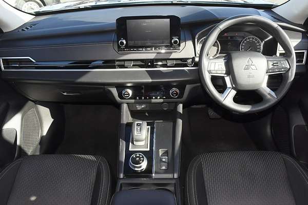 2023 Mitsubishi Outlander ES ZM