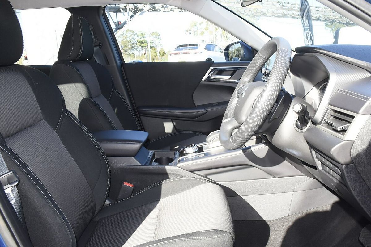 2023 Mitsubishi Outlander ES ZM