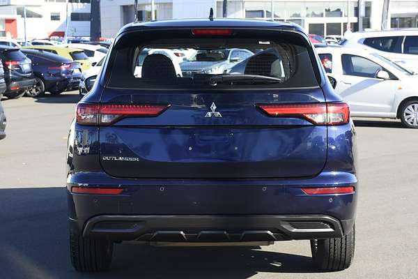 2023 Mitsubishi Outlander ES ZM