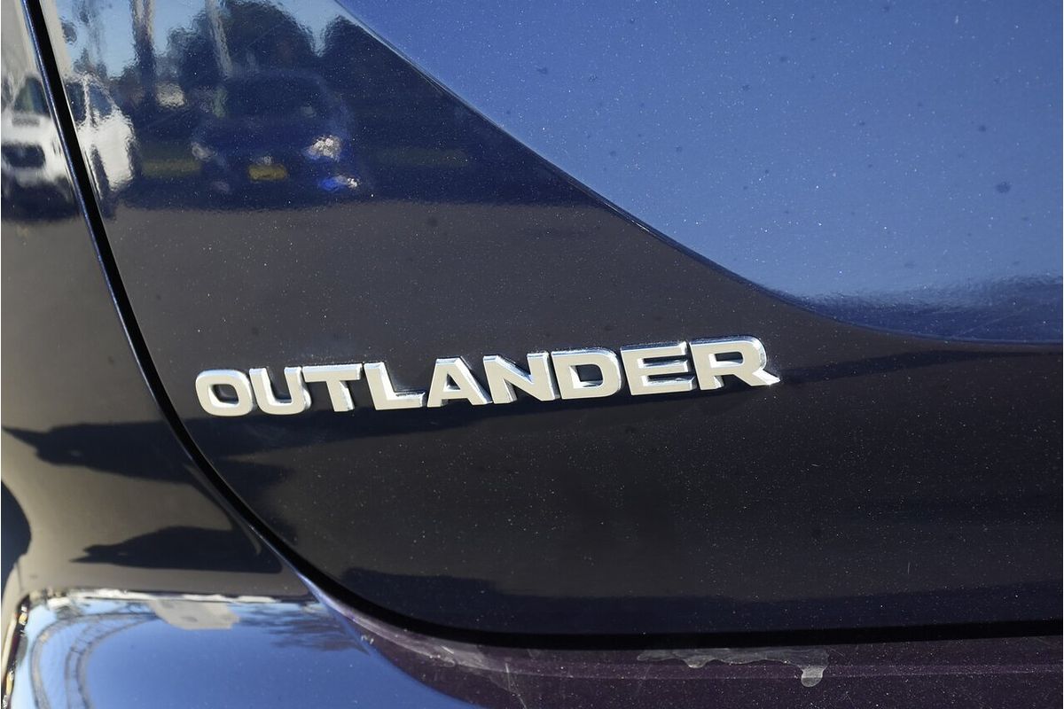 2023 Mitsubishi Outlander ES ZM