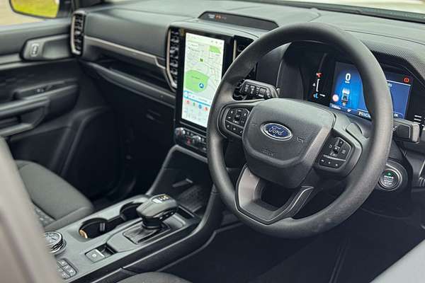 2025 Ford Everest Ambiente 2.0L