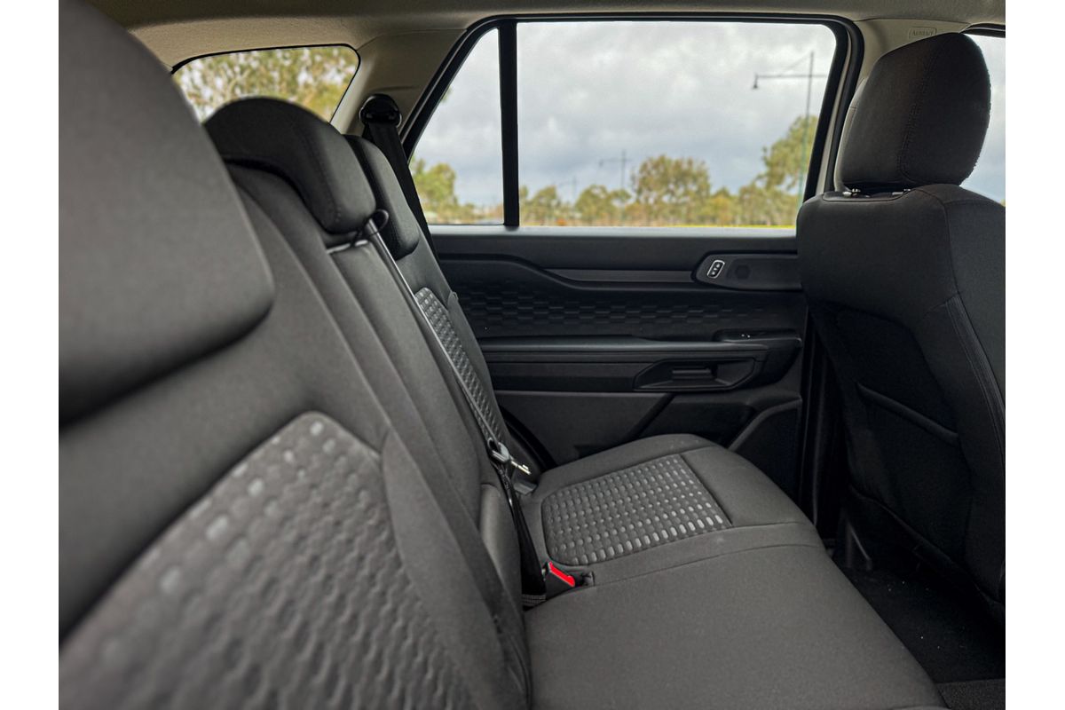 2025 Ford Everest Ambiente 2.0L