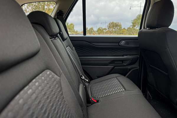 2025 Ford Everest Ambiente 2.0L