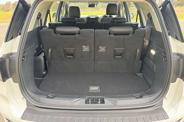 2025 Ford Everest Ambiente 2.0L