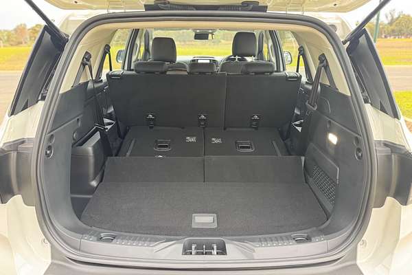 2025 Ford Everest Ambiente 2.0L