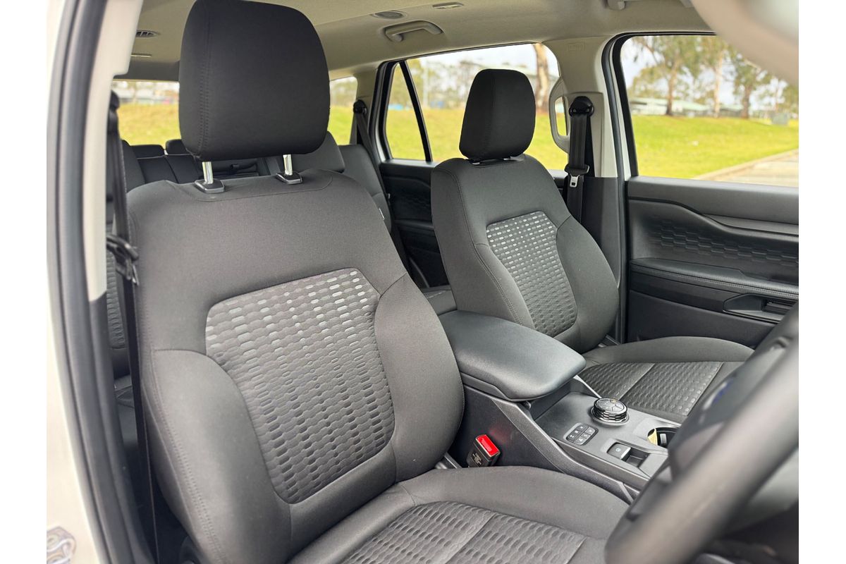2025 Ford Everest Ambiente 2.0L