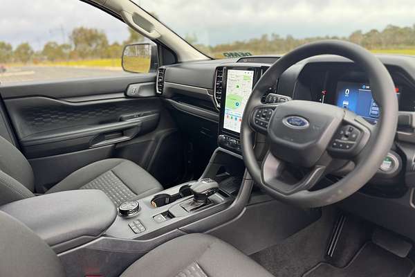 2025 Ford Everest Ambiente 2.0L