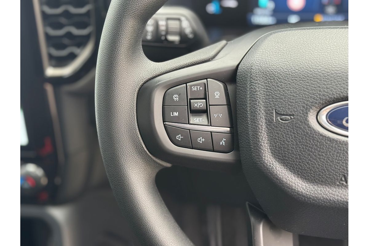 2025 Ford Everest Ambiente 2.0L