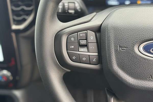 2025 Ford Everest Ambiente 2.0L