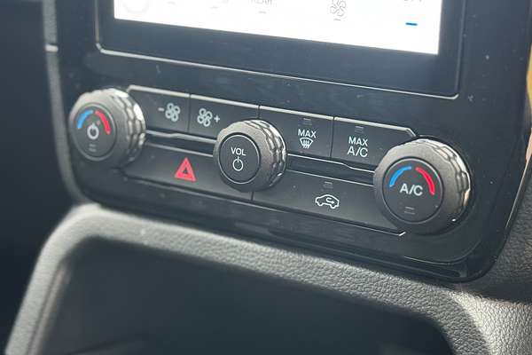 2025 Ford Everest Ambiente 2.0L