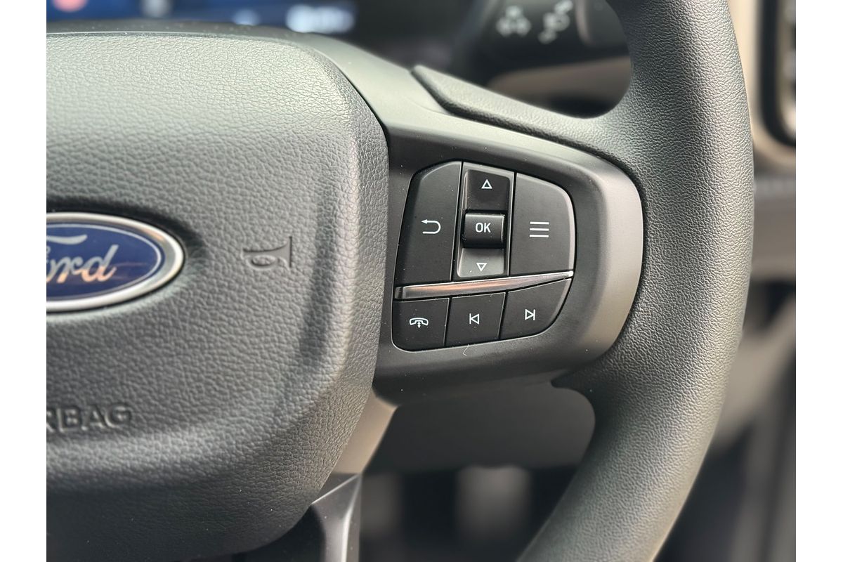 2025 Ford Everest Ambiente 2.0L