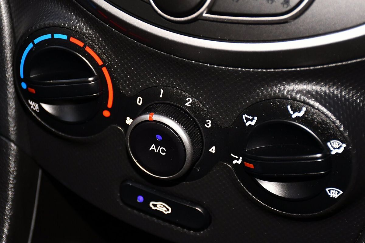 2016 Hyundai Accent Active RB3
