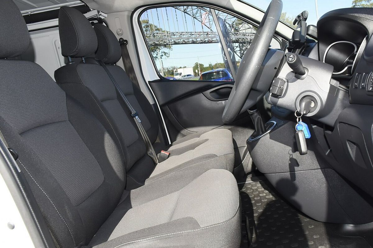 2020 Mitsubishi Express GLX SN SWB