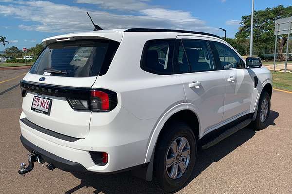 2025 Ford Everest Ambiente  2.0L