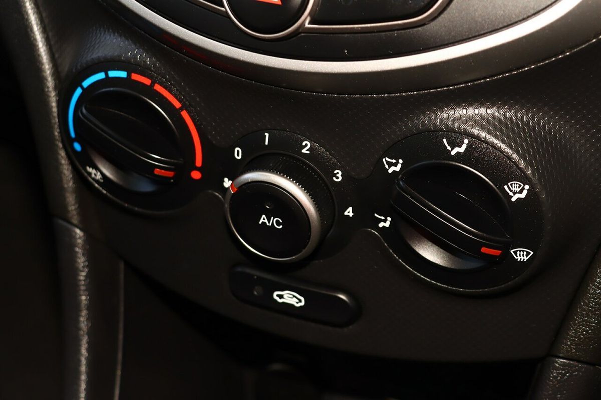 2019 Hyundai Accent Sport RB6