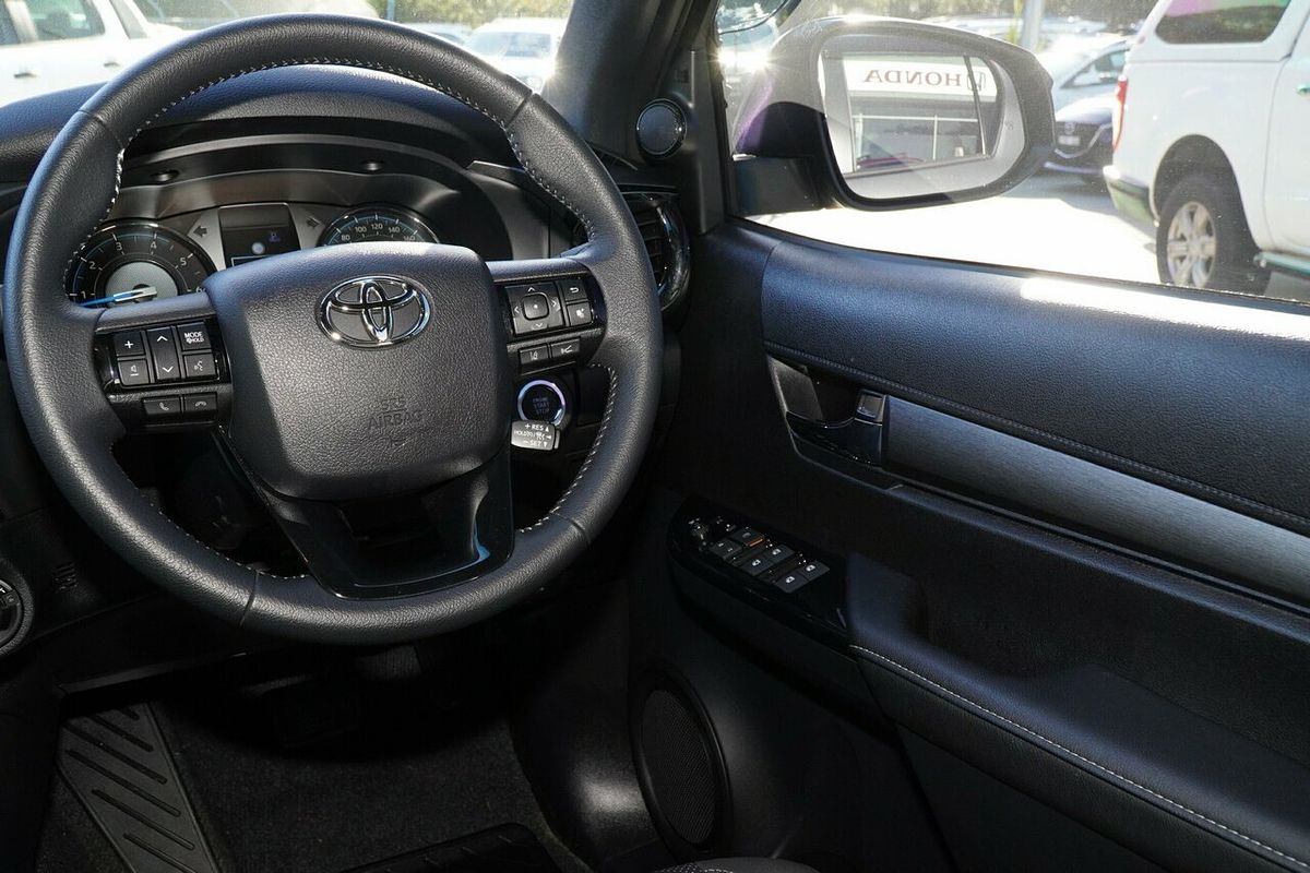 2024 Toyota Hilux Rogue 48V GUN126R 4X4