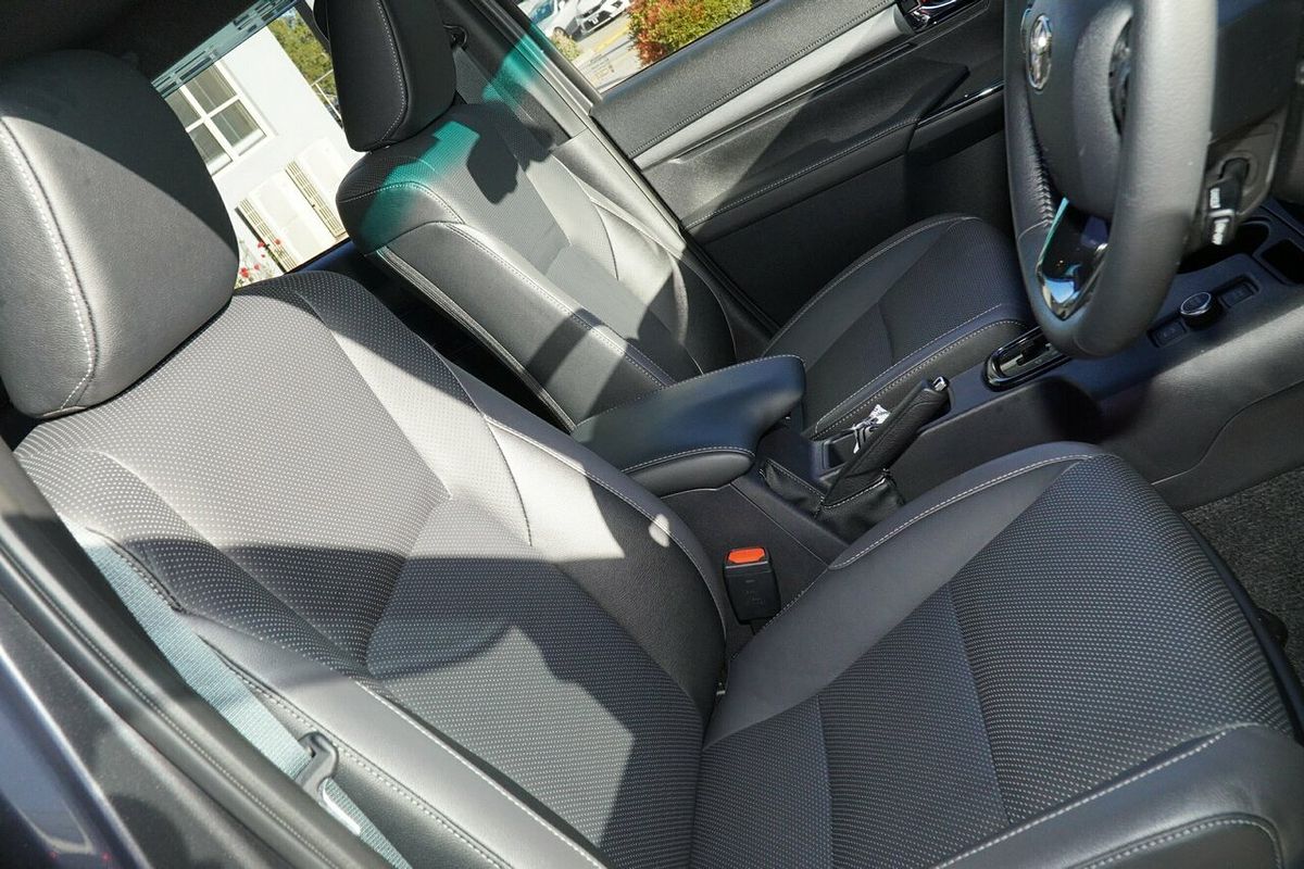 2024 Toyota Hilux Rogue 48V GUN126R 4X4