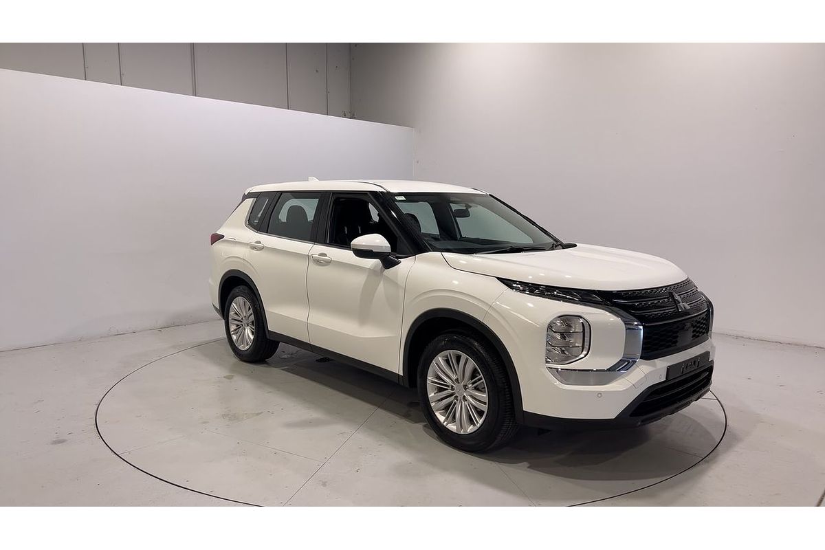 2023 Mitsubishi Outlander ES ZM