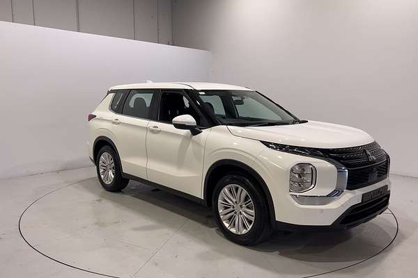 2023 Mitsubishi Outlander ES ZM