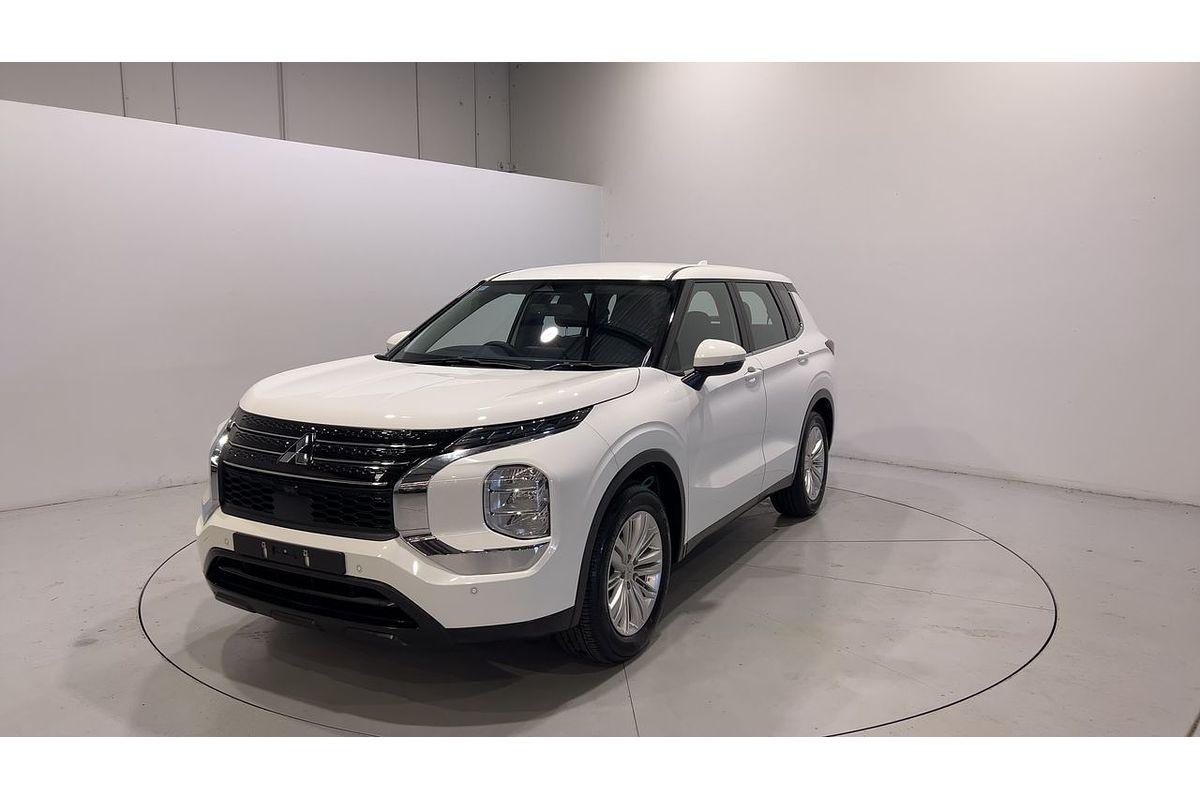 2023 Mitsubishi Outlander ES ZM