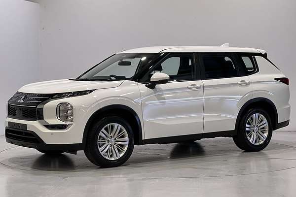 2023 Mitsubishi Outlander ES ZM