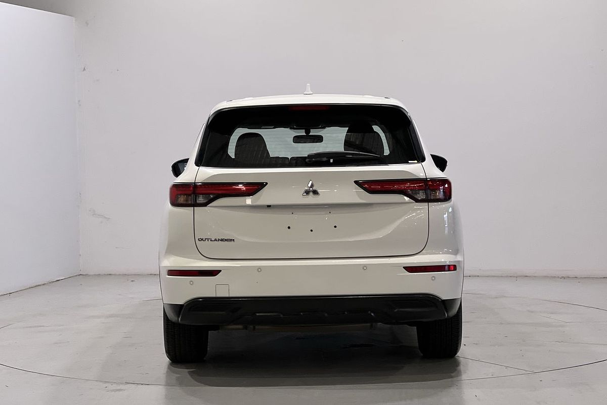 2023 Mitsubishi Outlander ES ZM