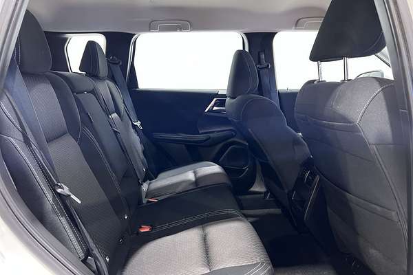 2023 Mitsubishi Outlander ES ZM