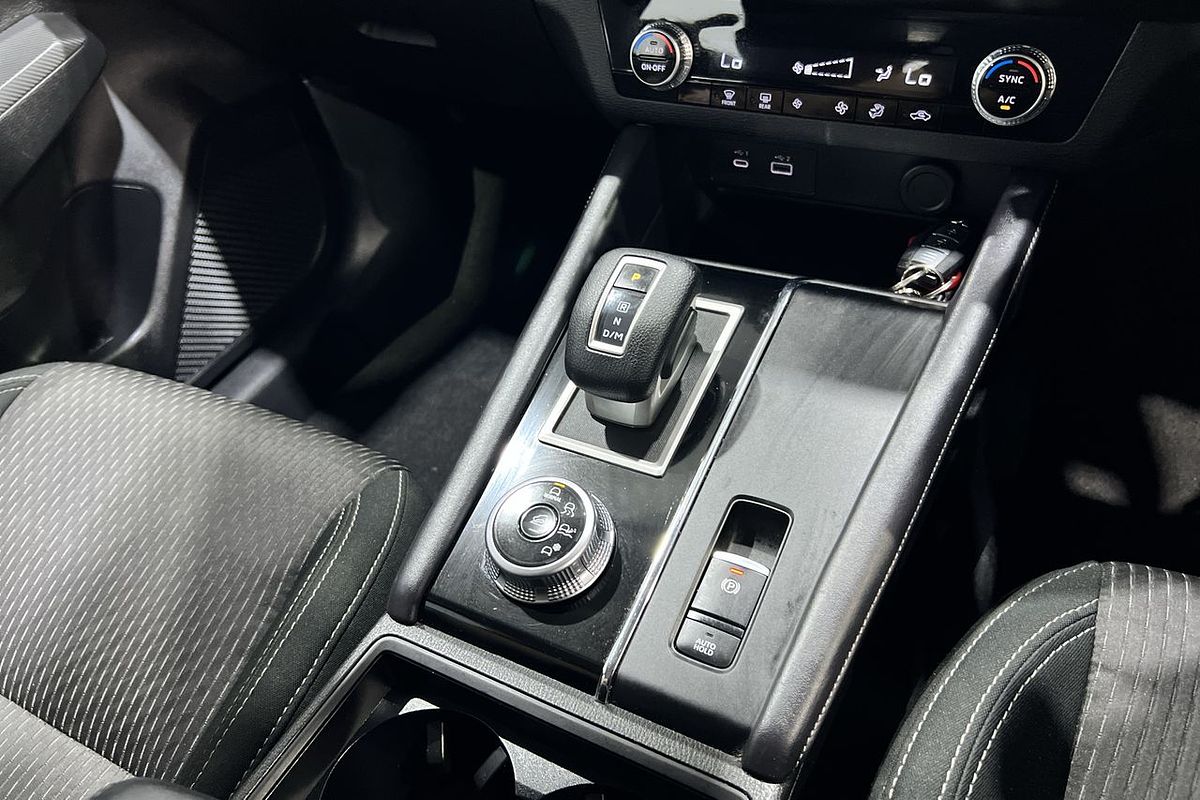 2023 Mitsubishi Outlander ES ZM