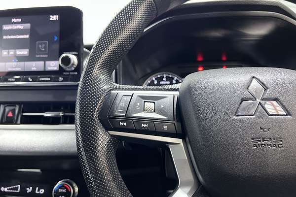 2023 Mitsubishi Outlander ES ZM