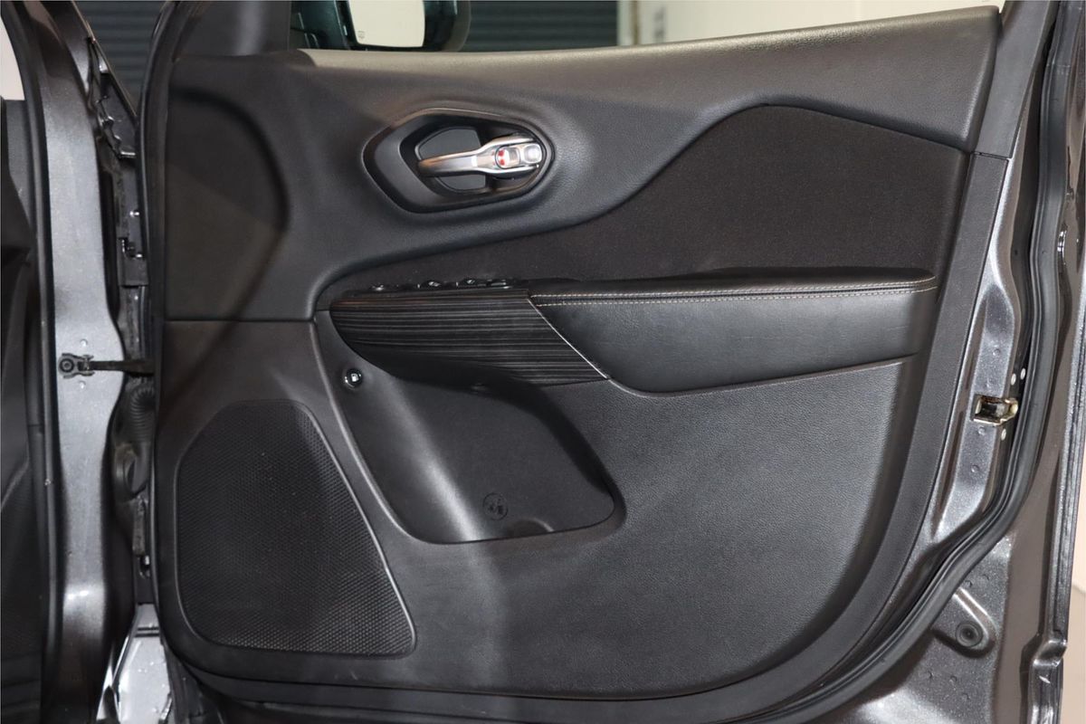 2016 Jeep Cherokee Longitude KL