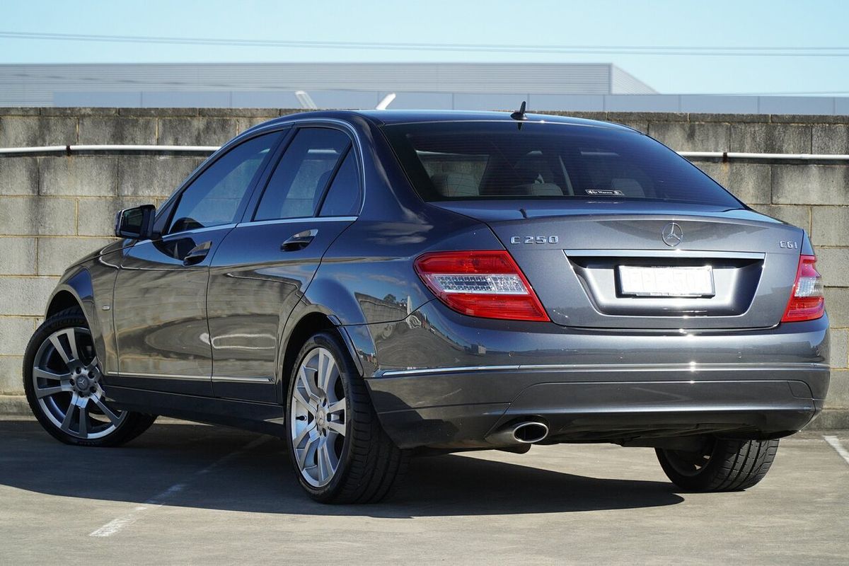 2011 Mercedes-Benz C-Class C250 BlueEFFICIENCY Avantgarde W204