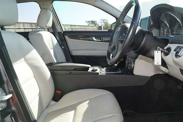 2011 Mercedes-Benz C-Class C250 BlueEFFICIENCY Avantgarde W204