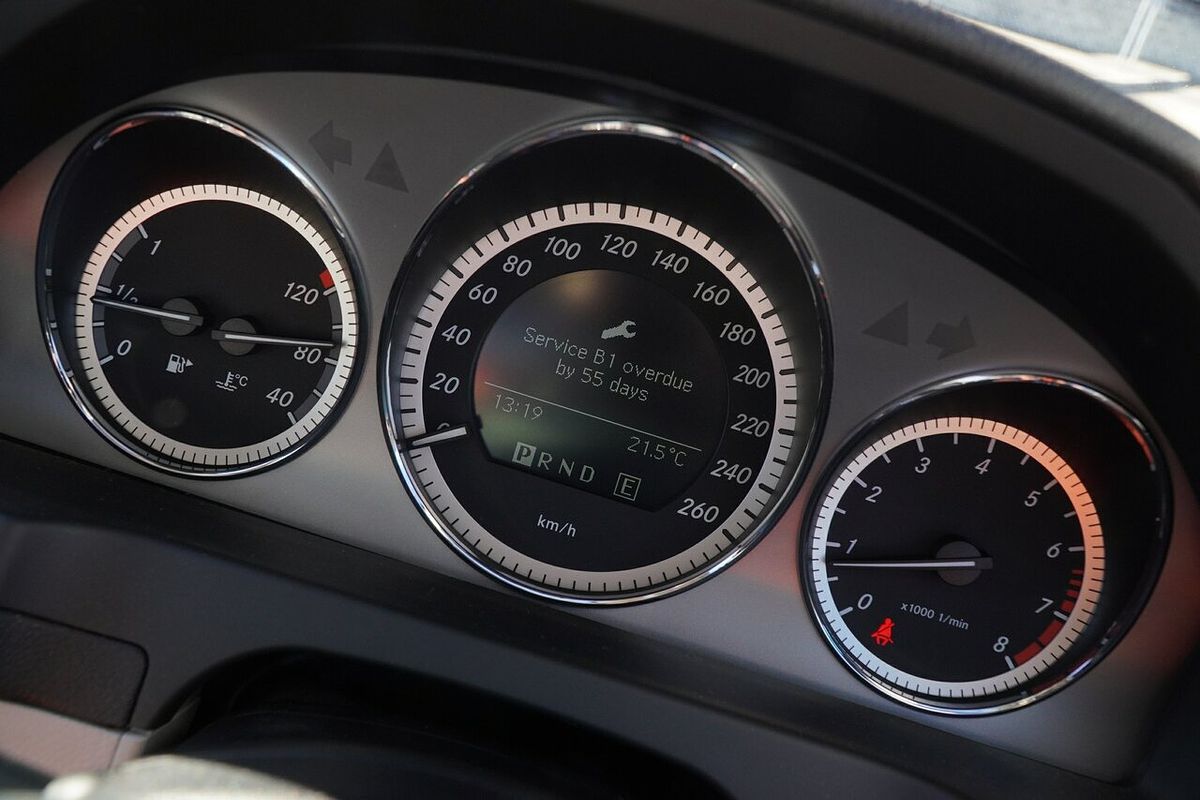 2011 Mercedes-Benz C-Class C250 BlueEFFICIENCY Avantgarde W204