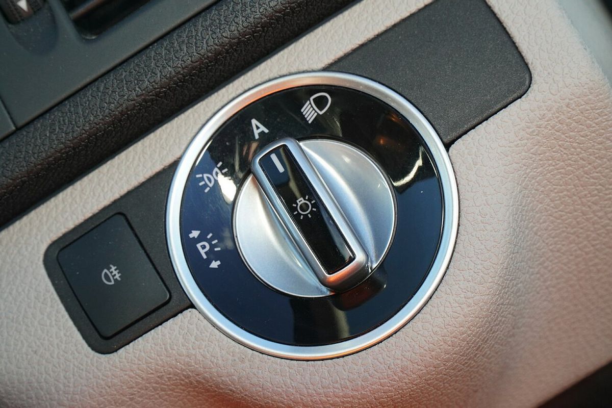 2011 Mercedes-Benz C-Class C250 BlueEFFICIENCY Avantgarde W204