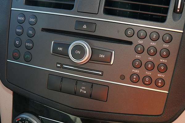 2011 Mercedes-Benz C-Class C250 BlueEFFICIENCY Avantgarde W204