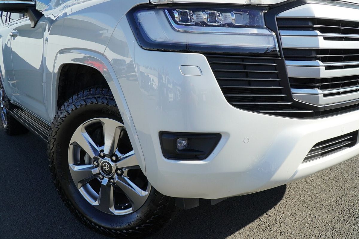 2022 Toyota Landcruiser Sahara FJA300R