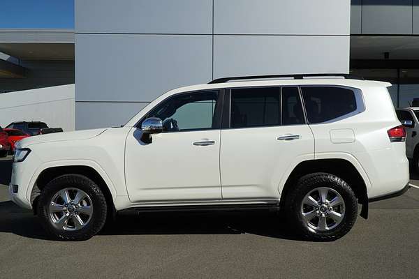 2022 Toyota Landcruiser Sahara FJA300R